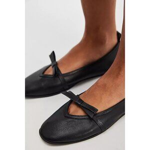 FREE PEOPLE NIB Mania Bow Flats / Black Leather Size 8.5